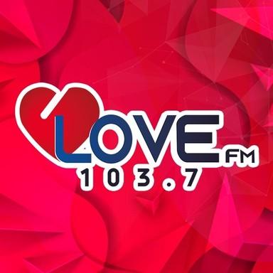 LOVE FM: Amor en cada canción / Música Romántica radio logo