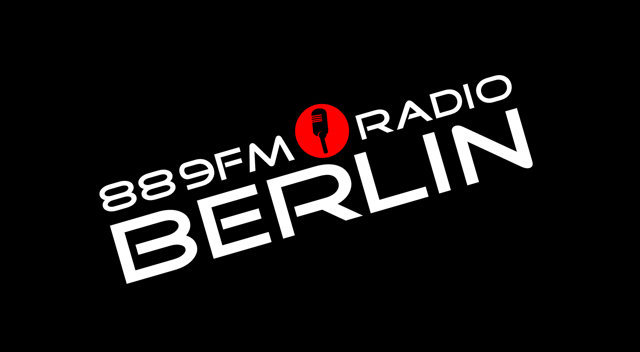 889 FMberlin radio logo